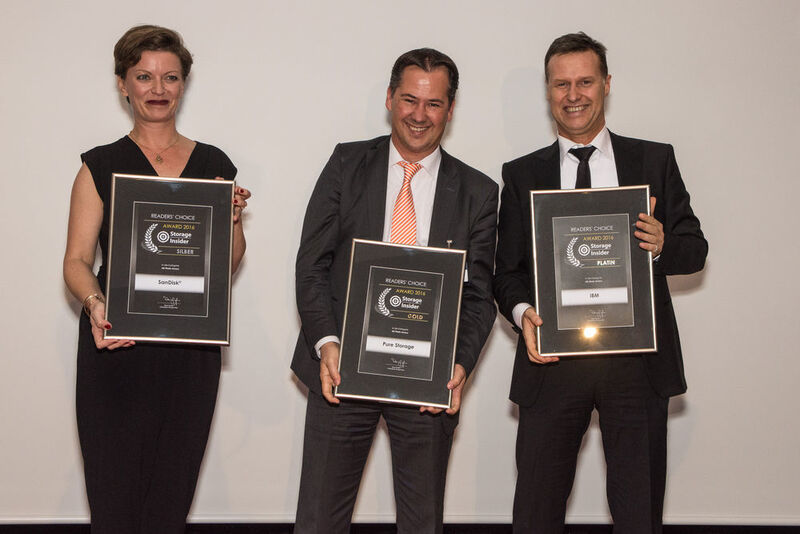 Die Gewinner des Storage-Insider Readers' Choice Award 2016 in der Kategorie All-Flash-Array: von links nach rechts: Agnes Pakowski, Christian Fuhrmann und Dirk Köhler (Dominik Sauer / VIT)