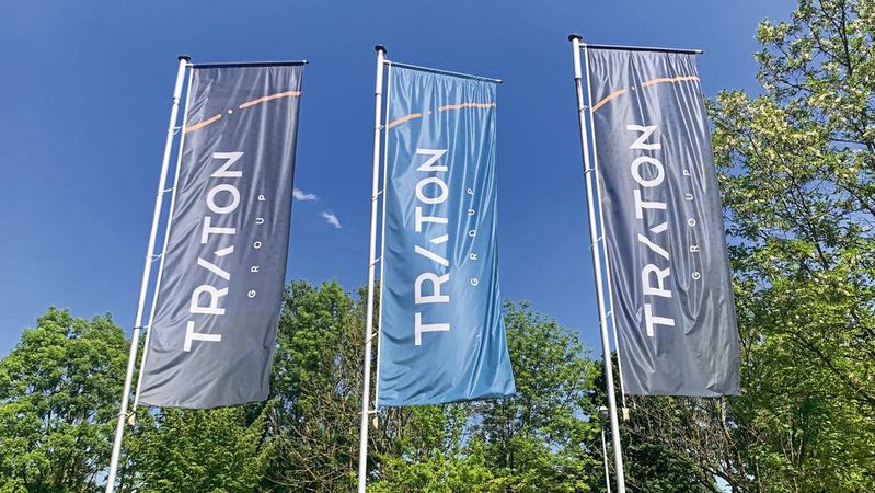 Der Volkswagenkonzern hat die Aktienbeteiligung an der Nutzfahrzeugtochter Traton reduziert, bleibt aber klarer Mehrheitsaktionär.(Bild:  Traton)