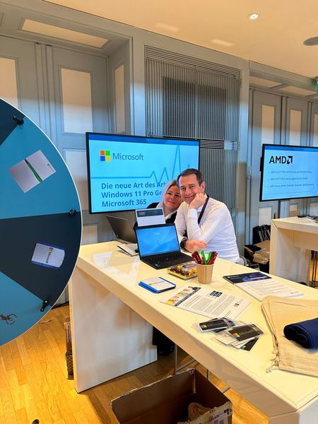 Was hecken wohl Jana Tappendorf (Microsoft) und Björn Kaun (Lenovo) aus? (Bild: Vogel IT-Medien)