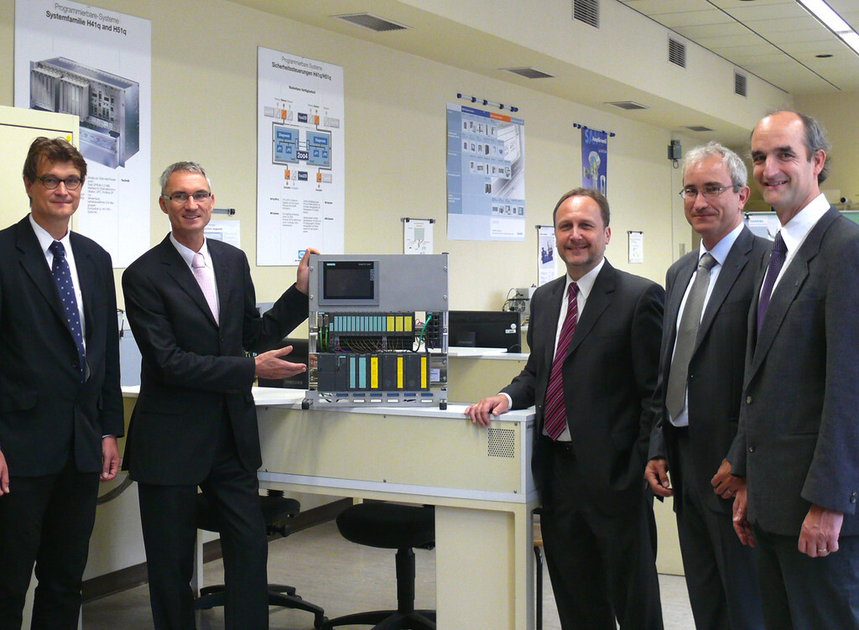Siemens spendet RFID-Technik, Sensorik und Steuerungen