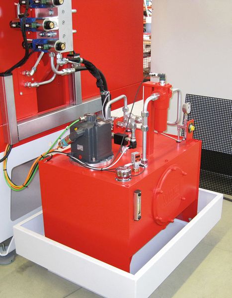 Das Zusammenspiel des Servoantriebes mit der Software ist für Transfluid beim Hydraulikaggregat der Schlüssel zur Wirtschaftlichkeit. (Bild: Transfluid)