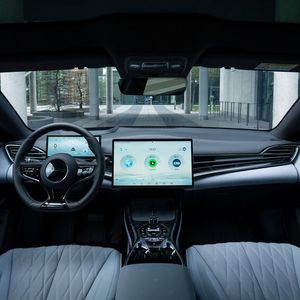 Der Innenraum kommt recht hochwertig daher.(Bild:  BYD)