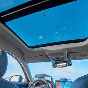 Ein Panorma-Dach sorgt auf Wunsch für ein luftiges Raumgefühl.(Bild:  GWM/Jan Greune)