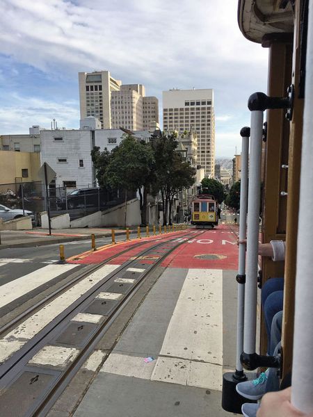 Wir machen eine Zeitreise ins 19. Jahrhundert. Zurück zu den Anfängen der industriellen Revolution. In eine Zeit, wo Ärzte fürchteten, dass die Eisenbahn zu Hirnläsionen führen könnte und Cable Cars Fackelträger der industriellen Revolution waren.  (Sergio Caré)