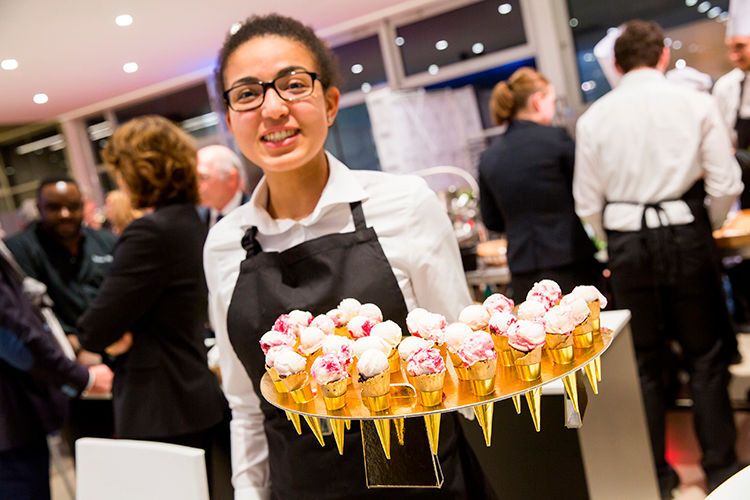 Desserts gab es natürlich vor Ort. (Foto: Udo Geisler)