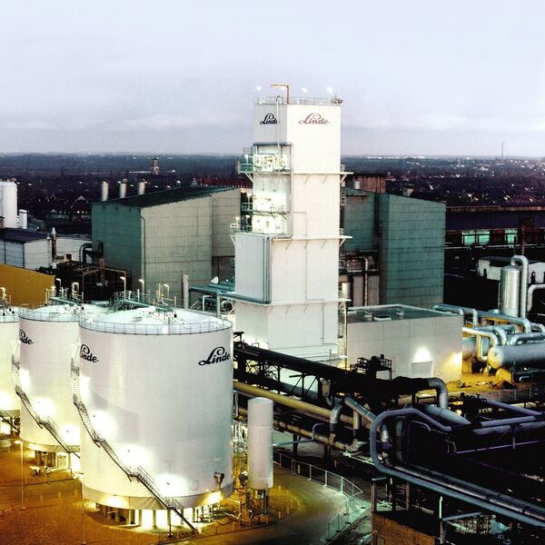 1994: Einweihung des Gase-Zentrums in Leuna (Linde)