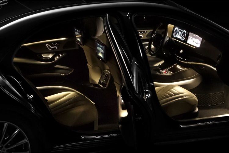 Monitore für die Rückbank dürfen natürlich nicht fehlen. (Foto: Daimler)