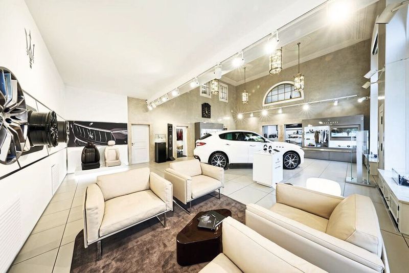 So sieht es normalerweise in dem Schauraum aus.  (Bild: Maserati)