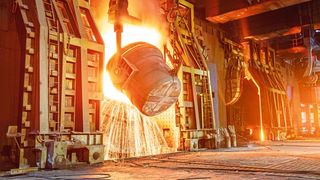 Die Saarstahl AG schickt insgesamt 2.000 Mitarbeiter in Kurzarbeit.  (Bild: ABCDstock - stock.adobe.com)