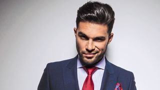 Narzissten verstehen es, andere Menschen von sich zu überzeugen. Ihr übersteigertes Selbstbewusstsein muss jedoch ständig durch Aufmerksamkeit bestätigt werden. (©Viorel Sima - stock.adobe.com)