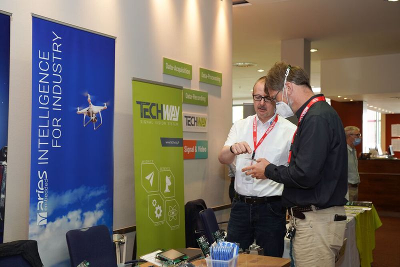 FPGA Conference Europe 2022: Über 70 Sprecher, 100 Vorträge und über 250 Teilnehmer – nach zwei Jahren mit Corona-bedingten Digitalkonferenzen fand die dreitägige FPGA Conference vom 5. bis 7. Juli 2022 endlich wieder als Präsenzveranstaltung statt. Besondere Highlights waren die spannende Keynote von Nick Ni von AMD/Xilinx, die interessante Couchtalk-Expertenrunde, der traditionelle BBQ-Grillabend sowie die vielen glücklichen Gewinner der Verlosungsaktionen.  (Bild: Nadine Stegemann)