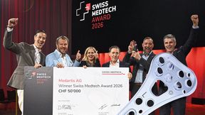 Die Basler Medartis AG hat den Swiss Medtech Award 2026 gewonnen. Von links nach rechts: Adrian Hunn, Swiss Medtech; Gery Colombo, Jurypräsident; Susanne Müller, Medartis AG; Adrian Spiegel Medartis AG; Marc Ammann, Medartis AG; Fabian Hildbrand, Medartis AG (Bild: Swiss Medtech)