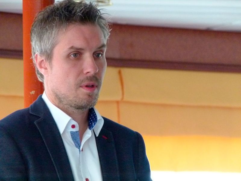 Und weiter: „So laufen die Dieselgeneratoren mit durchgehend gleicher Drehzahl im optimalen Leistungsbereich.“ (S. Häuslein/konstruktionspraxis)