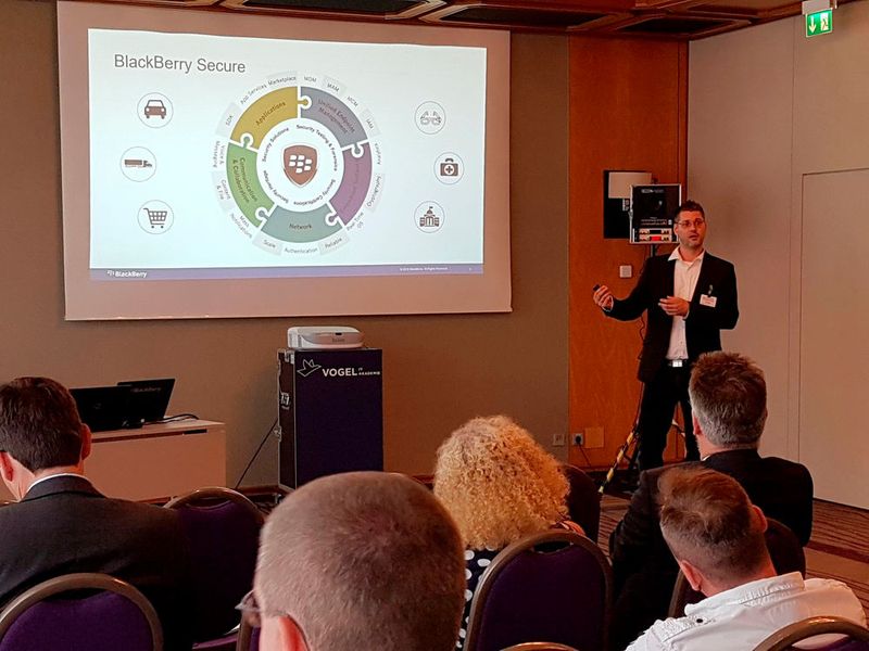 Wie wird der mobile Arbeitsplatz sicher? Cyber Security als Schlüssel zum Erfolg. BlackBerry auf der IT-Security Management & Technology Conference 2018. (Bild: Vogel IT-Akademie)