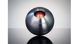 19. Deutscher Nachhaltigkeitspreis 2026: Der Award für die Sieger. (Bild: Frank Fendler)