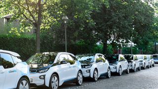 Flotte des BMW-Carsharing-Angebots Drivenow. (BMW)