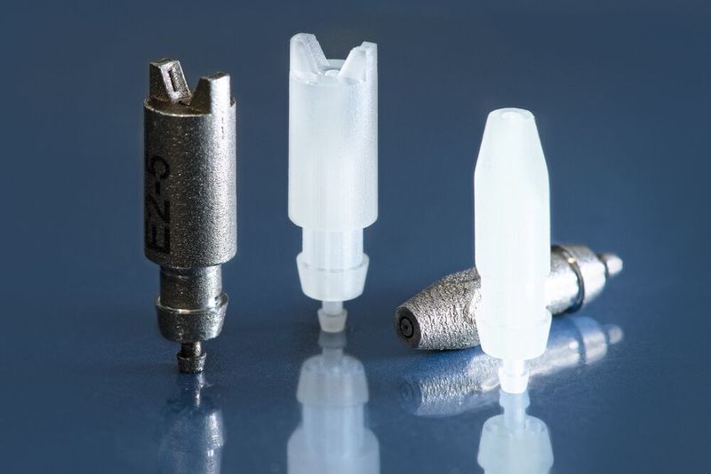 Dank additiver Fertigung sowohl im Kunststoff- als auch Metallbereich können Reihen an Versuchsdüsen extrem schnell gefertigt und in Versuchen getestet werden.  (Thomas Entzeroth)
