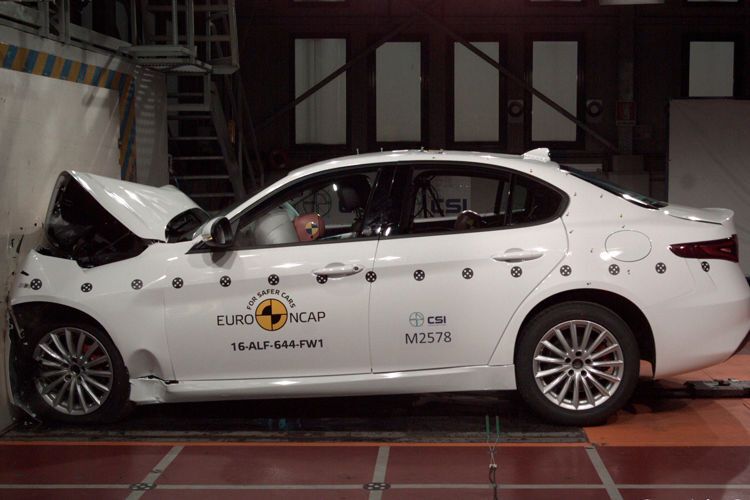 Auch die Giulia von Alfa Romeo erhielt von den Testern die Bestwertung. (Euro NCAP)