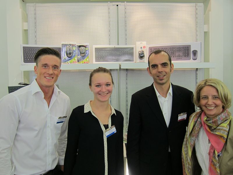 Stephanie Steen, IT-BUSINESS, mit (v. l.) Michael Schmid, Eva Pröls und Daniel Speckner, Cherry (Bild: IT-BUSINESS)