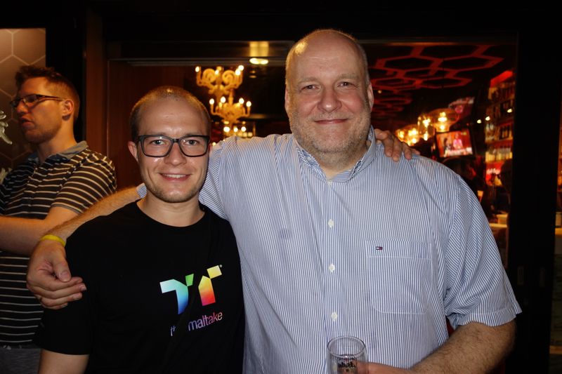 Ex-Kollegen (l.) Sebastian Groß, Thermaltake, und Jürgen Urbantat, Aerocool. (Vogel IT-Medien GmbH)