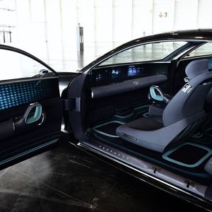 Die Türen des Hyundai Prophecy öffnen gegenläufig, es gibt keine B-Säule.(Bild:  Christian Bittmann)