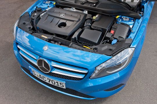 Wer auf das Selbstzünder-Angebot schaut, könnte zunächst stutzen. Mercedes hat im unteren Bereich gleich zwei Aggregate im Angebot. (Foto: Mercedes)