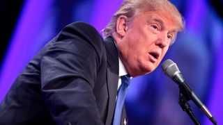 US-Präsident Donald Trump will auch die Goodyear-Reifen seiner Präsidenten-Limousine durch Produkte eines anderen US-Herstellers ersetzen lassen. (Bild: Donald Trump / Gage Skidmore / CC BY-SA 2.0)