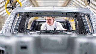 Nur den Durchblick behalten: Die Stimmung bei VW ist mies, der Aufsichtsratschef sieht nun Fehler in der Politik. Aber hat er vorher genau hingesehen? (Bild: Volkswagen)