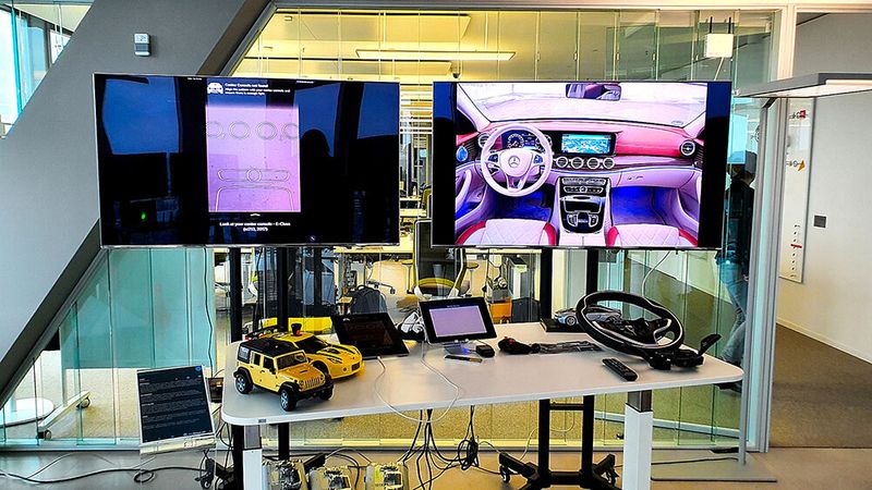 Connected Car: Vom IBM Watson Center zum WHQ von BMW sind es nur 2,9 km zu Fuß. Zum WHQ von Audi in Ingolstadt sind es weniger als 80 km mit dem Auto. Zu Mercedes-Benz in Stuttgart sind es 230 km über die Autobahn. IBM arbeitet eng mit vielen Automobilherstellern zusammen. (Bild: Harald Karcher)