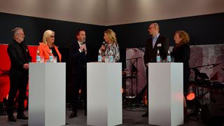 Zwei Diskussionsrunden sorgten dafür, dass es für die Gäste kurzweilige Informationen rund um den neuen Audi-Terminal gab.  (Bild: Michel / »kfz-betrieb«)