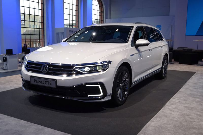 Ein neues Dämpfersystem wird bis zu 15 verschiedene Stufen zwischen ultrakomfortabel und extrem sportlich ermöglichen. (Seyerlein / »kfz-betrieb«)