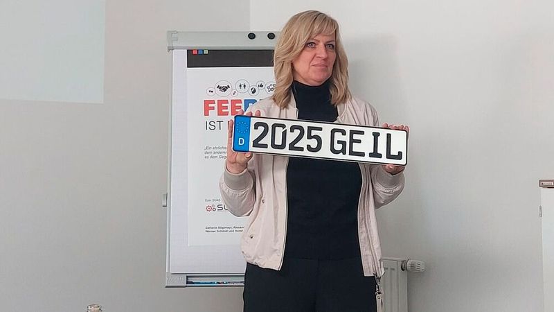 Kreative Events sind ein Steckenpferd von Marketingleiterin Martina Staud (Foto). Ein Highlight im vergangenen Jahr war die Lesenacht im Autohaus. Im ausgebuchten Audi-Terminal präsentierte Bestsellerautorin Amelie Fried ihr jüngstes Werk, für das sie zuvor im Autohaus Stiglmayr recherchiert hatte. (Bild: Mauritz – VCG)