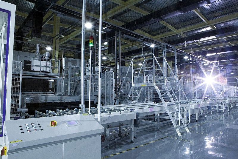 Förderrollen für die Gläser.  (Bild: Oerlikon Solar)