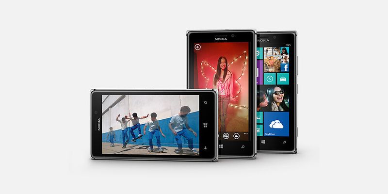 Das Lumia 925 soll 599 Euro kosten und wird ab Juni erhältlich sein. Für Vodafone Kunden wird es eine Variante mit 32 Gigabyte Speicher geben. (Bild: Nokia)