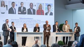 Welche Chancen und Risiken bergen die unterschiedlichen Vertriebssysteme: Darüber diskutierten ZDK-Geschäftsführerin Antje Woltermann und Vertreter von Herstellern und Importeuren auf den Automotive Business Days. (Bild: Stefan Bausewein)