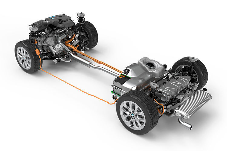 Somit beträgt die Systemleistung des Plug-in-Hybrid-Antriebs 165 kW/224 PS. (Foto: BMW)