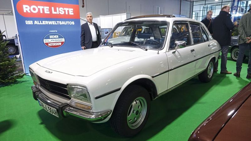 Auch hierzulande war der Peugeot 504 in den Siebzigern und Achtzigern keine Seltenheit. Heute, in Oldtimerkreisen, ist er das sehr wohl. (Bild: Dominsky –  »kfz-betrieb«)