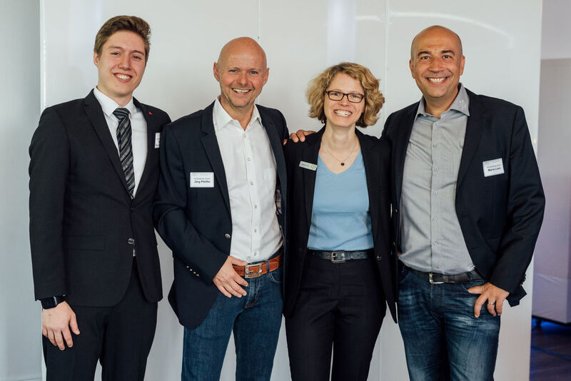 (v. l.) Tim Peinemann (C&P), Jörg Pfeiffer (IQ-Solutions), Stephanie Pelch (C&P) und Mario Lozic (IQ-Solutions)  (dbc (deutschlands business-cloud))