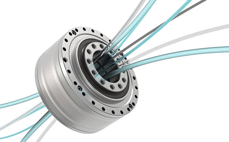 Die Hohlwelle des neuen Galaxie in Baugröße 90 bietet mit 31 Millimetern zehn Millimeter mehr Durchmesser als Wellgetriebe gleicher Baugröße. Dadurch können noch mehr Kabel, Schläuche oder andere Verbindungen im Inneren des Roboters verlegt werden.(Bild:  Wittenstein SE)