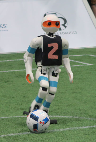 Eindeutiger Sieg: Das Team Nimbro gewann das Robocup-Finale in der Kategeorie Teen-Size-Fußball mit dem Igus Humanoid mit 9:0. (Team NimbRo)