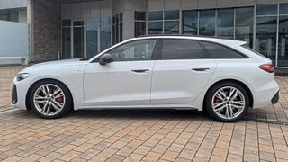 Der Name hat sich bekanntermaßen geändert, mit seinen Eigenschaften bleibt der A5 (ehemals A4) aber der Freund der viel reisenden Business-Kundschaft. (Bild: Mauritz – VCG)