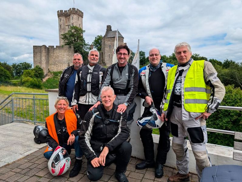 Gruppe Chardonnay (v. l.) Andreas Braumann, Daniela und Wolfgang Oksar, Othmar Noe, Oliver Tagisade, Alexander Pfost und Hans-Martin Ossig... (Bild: Vogel IT-Medien GmbH et al.)