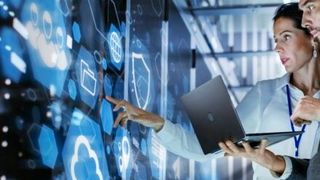 Die Menschen, die in sogenannten IKT-Jobs arbeiten, werden zwar immer mehr, aber die Stellenausschreibungen weniger. Hinzu kommt, dass Deutschland, um den Bedarf zu decken, von ausländischen Experten abhängig ist. Hier eine Analyse ... (Bild: Gogojack)