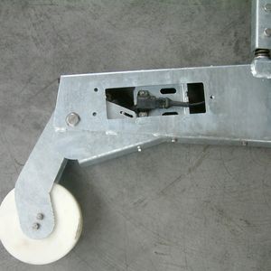 Die Winkelsensoren  zur Überwachung der Lenkrollen stammen von elobau in Leutkirch.