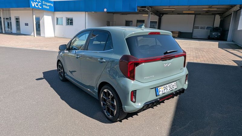 Am Heck fallen die LED-Rückleuchten mit horizontaler Lichtleiste auf. (Bild: VCG - Mauritz)