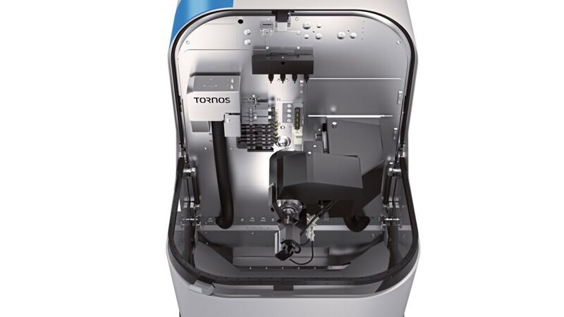 La Swissnano 7 avec le capot ouvert, une machine spécialisée dans la micro et la nano précision. (Tornos SA)