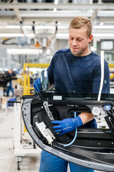 Das Bauteil ist keine Sonderanfertigung, sondern wird in der Serienfertigung eingesetzt. Im Additive Manufacturing Center von BMW sollen mehrere Tausend Stück hergestellt werden. (BMW Group)