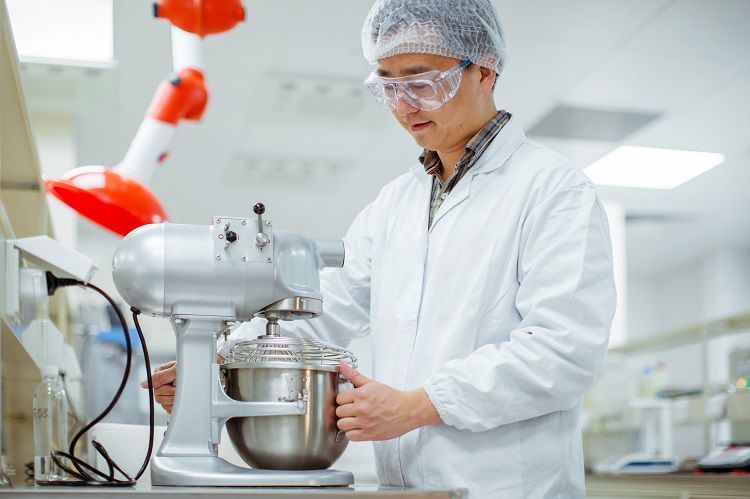 Das regionale Kompetenzzentrum von Wacker Chemie in Shanghai verfügt nun  über ein anwendungstechnisches Labor speziell für innovative Lebensmittelinhaltsstoffe, Nahrungsergänzungsmittel und Kaugummianwendungen.  (Wacker)