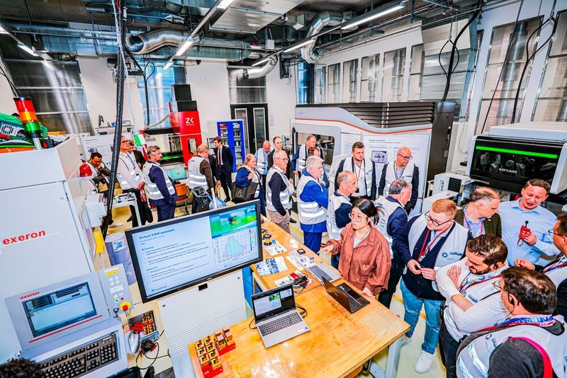 Am technisch von seinen Partnern sehr gut ausgestatteten Produktionstechnischen Zentrum des Fraunhofer IPK forschen die Wissenschaftler an sehr praxisbezogenen Aufgabenstellungen. (Bild: wortundform/Fabian Diehr)