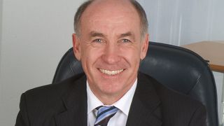 Dr. Wolfgang Runge: Der dienstälteste Geschäftsführer der ZFLS ging zum 30. Juni 2010 in den Ruhestand. Bilder: ZF Lenksysteme (Archiv: Vogel Business Media)